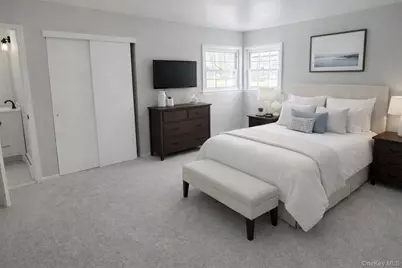 107 E Woodside Avenue, Patchogue, NY 11772 - Photo 6