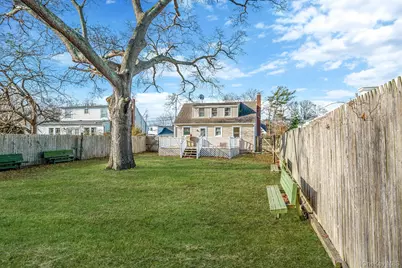 31 Walnut Avenue, Patchogue, NY 11772 - Photo 18