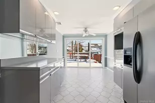 25 Rogers Ln, Smithtown, NY 11787 - Photo 10