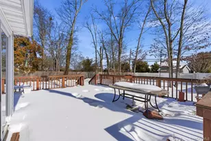25 Rogers Ln, Smithtown, NY 11787 - Photo 20