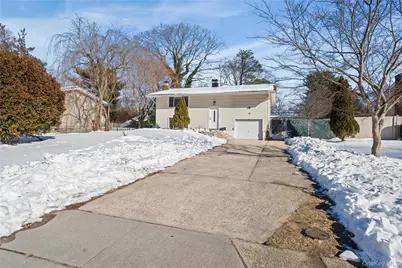 19 Scotchpine Drive, Islandia, NY 11749 - Photo 2