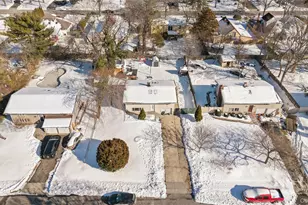 19 Scotch Pine Dr, Islandia, NY 11749 - Photo 26