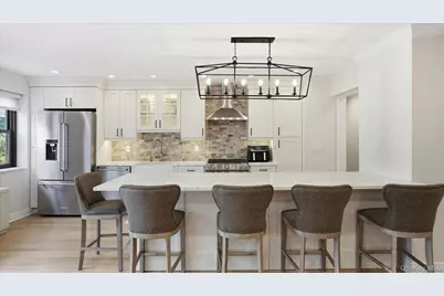 22 Park Place #4T, Great Neck, NY 11021 - Photo 1