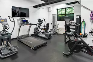 22 Park Pl, Great Neck, NY 11021 - Photo 12