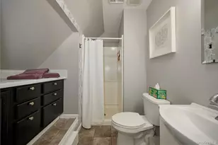 42 Rockwood Dr, Newburgh, NY 12550 - Photo 16