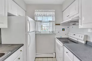 1055 Village Dr, Hauppauge, NY 11788 - Photo 8