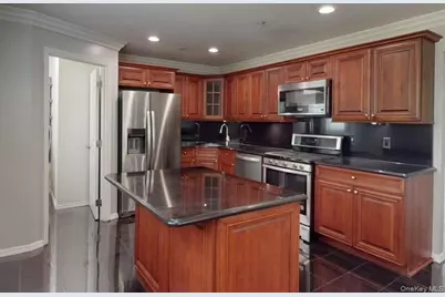 128 Overlook Drive #128, Farmingville, NY 11738 - Photo 2