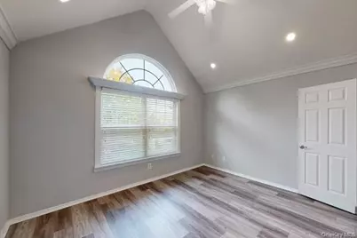 128 Overlook Drive #128, Farmingville, NY 11738 - Photo 6