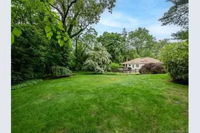 4 Chevy Chase Road, Huntington, NY 11743 - Photo 26