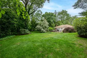 4 Chevy Chase Rd, Huntington, NY 11743 - Photo 26