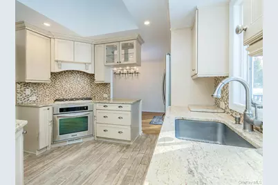 4 Chevy Chase Road, Huntington, NY 11743 - Photo 10