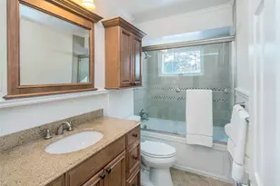 4 Chevy Chase Rd, Huntington, NY 11743 - Photo 18