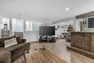 201 Martin Dr, Syosset, NY 11791 - Photo 24