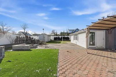 28 Hemlock Street, Central Islip, NY 11722 - Photo 36