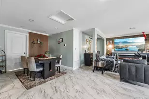 28 Hemlock St, Central Islip, NY 11722 - Photo 8