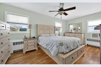 113 Kuhl Avenue, Hicksville, NY 11801 - Photo 12