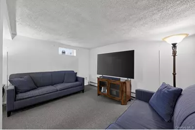 113 Kuhl Avenue, Hicksville, NY 11801 - Photo 16