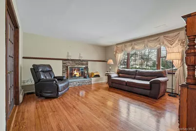 2 Forester Court, Northport, NY 11768 - Photo 8