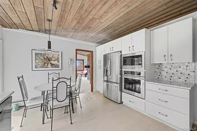 493 Mitchell Drive, Valley Cottage, NY 10989 - Photo 14