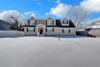 24 Arbor Lane, Centereach, NY 11720 - Photo 2