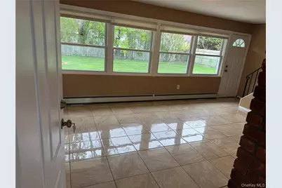 33 Clarissa Drive, Hicksville, NY 11801 - Photo 26