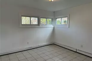 33 Clarissa Dr, Hicksville, NY 11801 - Photo 14