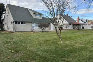 33 Clarissa Dr, Hicksville, NY 11801 - Photo 4