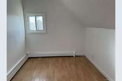 33 Clarissa Drive, Hicksville, NY 11801 - Photo 18