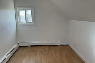 33 Clarissa Dr, Hicksville, NY 11801 - Photo 18