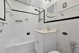 66-10 Thornton Pl, Rego Park, NY 11374 - Photo 10