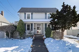 982 Adams St, Baldwin, NY 11510 - Photo 2