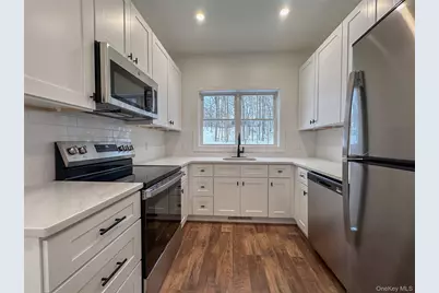 106 Wigsten Road, Pleasant Valley, NY 12569 - Photo 10