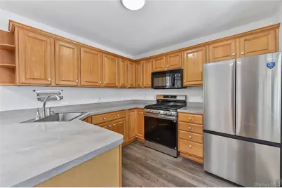 320 Walnut Avenue, New Windsor, NY 12553 - Photo 8