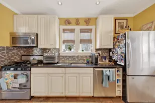 8 Bartlett St, Ellenville, NY 12428 - Photo 2