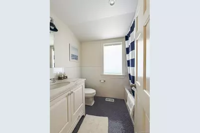 2450 Peters Neck Road, Orient, NY 11957 - Photo 18