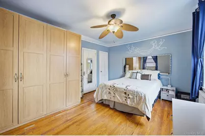 4755 39th Place #3H, Sunnyside, NY 11104 - Photo 8