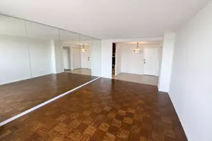 27110 Grand Central Pkwy, Floral Park, NY 11005 - Photo 4