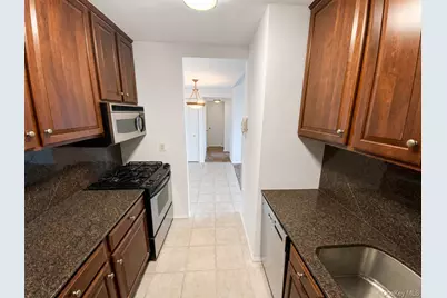 27110 Grand Central Parkway #10F, Floral Park, NY 11005 - Photo 6
