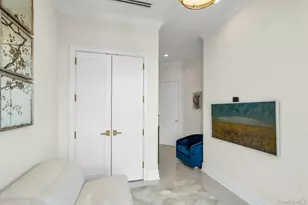 3000 Royal Ct, North Hills, NY 11040 - Photo 8