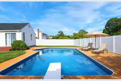 60 Easton Avenue, North Babylon, NY 11703 - Photo 22