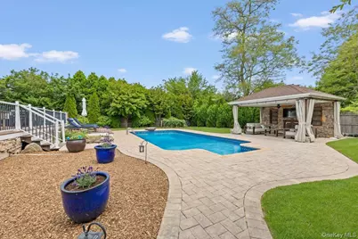 13 Colonial Lane, Bellport, NY 11713 - Photo 4