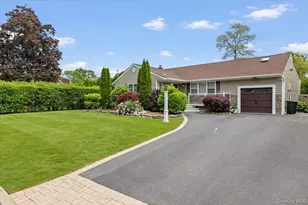 13 Colonial Ln, Bellport, NY 11713 - Photo 2