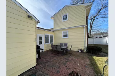 1123 Hyman Avenue, Bay Shore, NY 11706 - Photo 6
