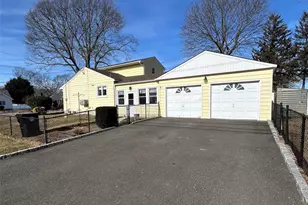 1123 Hyman Ave, Bay Shore, NY 11706 - Photo 4