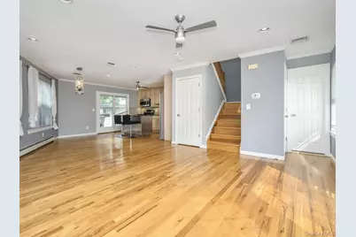 49 Ashwood Road Apt A #A, Port Washington, NY 11050 - Photo 4