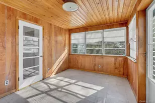 463 S 3rd St, Lindenhurst, NY 11757 - Photo 12