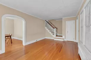 463 S 3rd St, Lindenhurst, NY 11757 - Photo 6