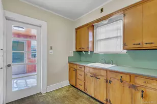 463 S 3rd St, Lindenhurst, NY 11757 - Photo 8