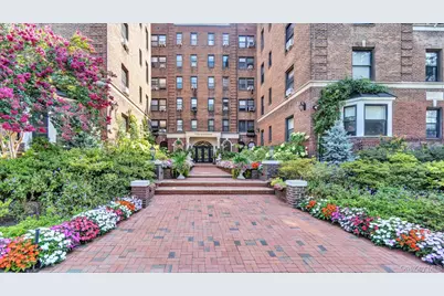 21 Barstow Road #6C, Great Neck, NY 11021 - Photo 22