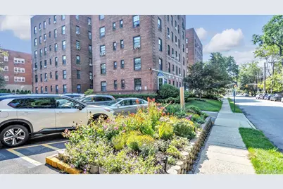 21 Barstow Road #6C, Great Neck, NY 11021 - Photo 24